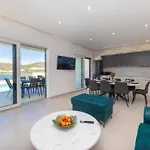 Luxury Navis Nyaraló *