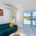 Luxury Navis Nyaraló Rogotin