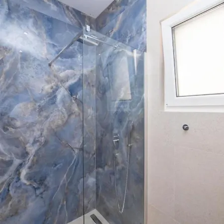 بيت للعطل Luxury Navis