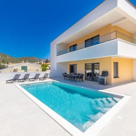 Dom wakacyjny Luxury Navis *