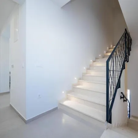 Holiday home Luxury Navis Rogotin