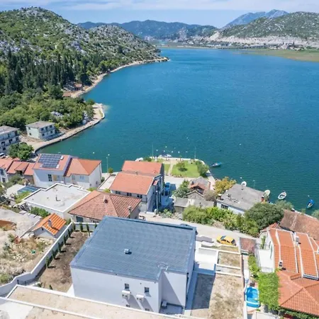 Luxury Navis Nyaraló