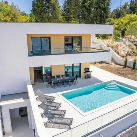 بيت للعطل Luxury Navis